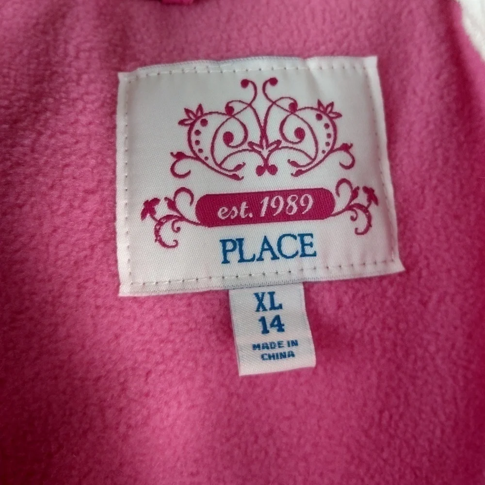 Place pink hooded‎ sleeveless puffer